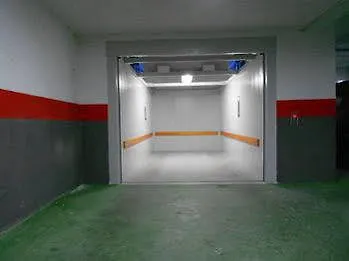 格拉纳达三一公寓式酒店